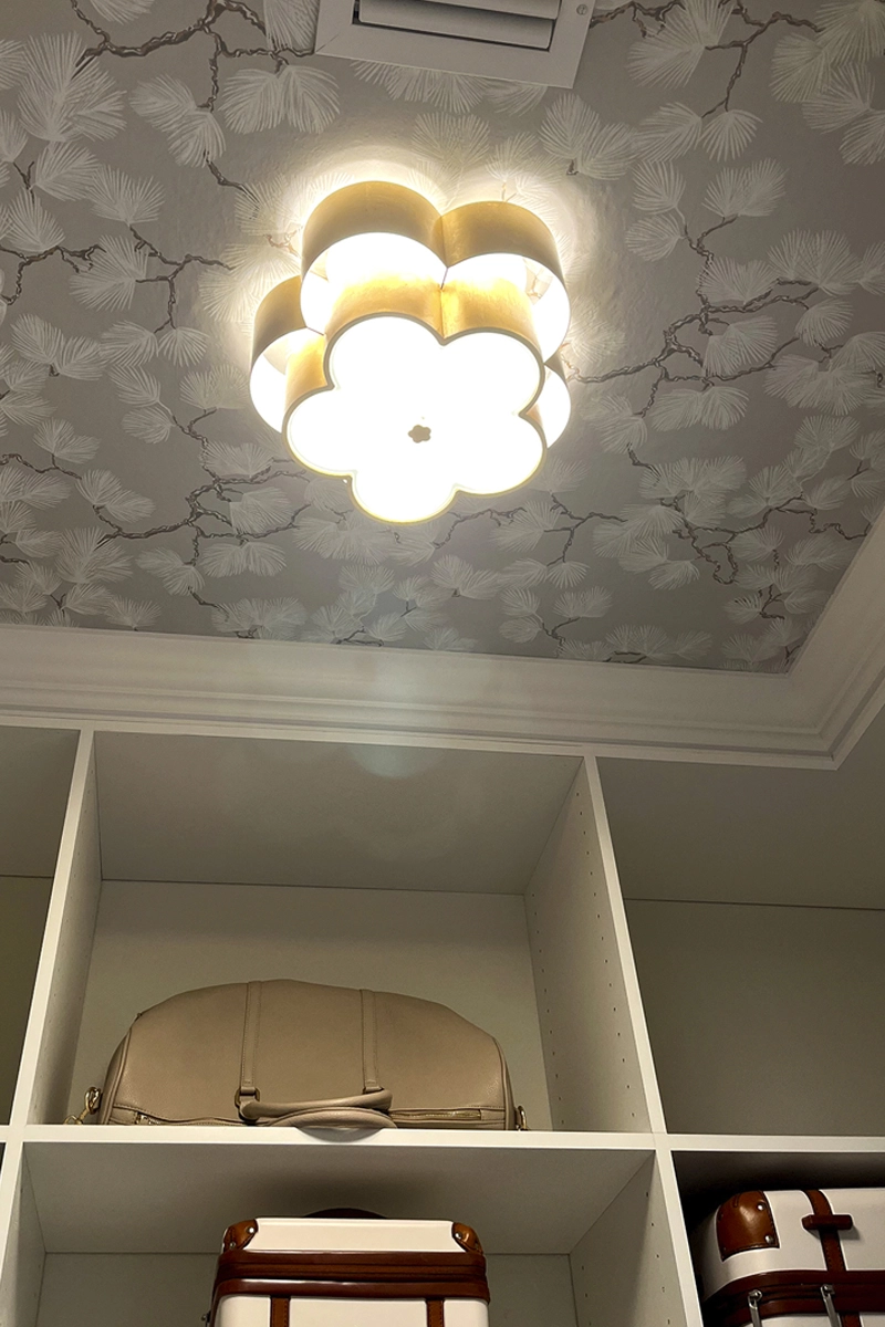 ceiling-wallpaper-installation